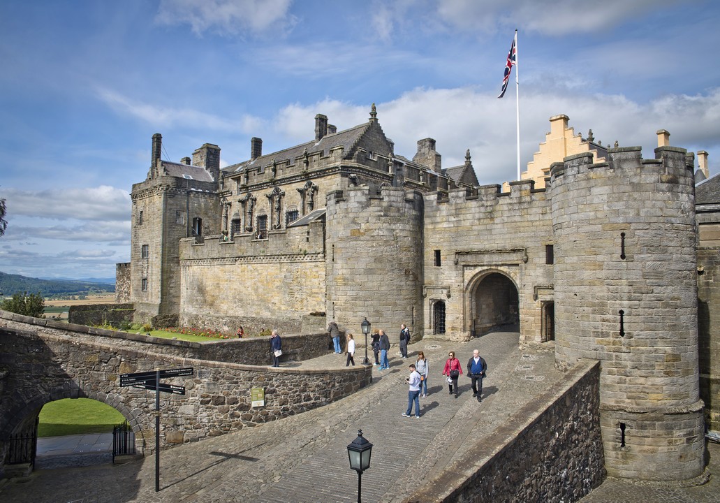 Stirling Castle, Loch Lomond and Whisky Small Group Tour